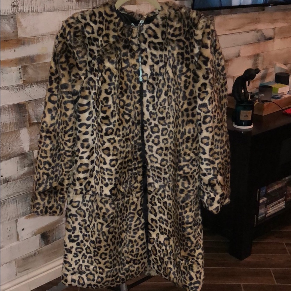 Faux fur leopard coat